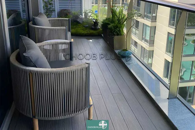 دکوراسیون بالکن را با زیبا سازی کف شروع کنید !