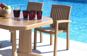 میز و صندلی با چوب پلاست